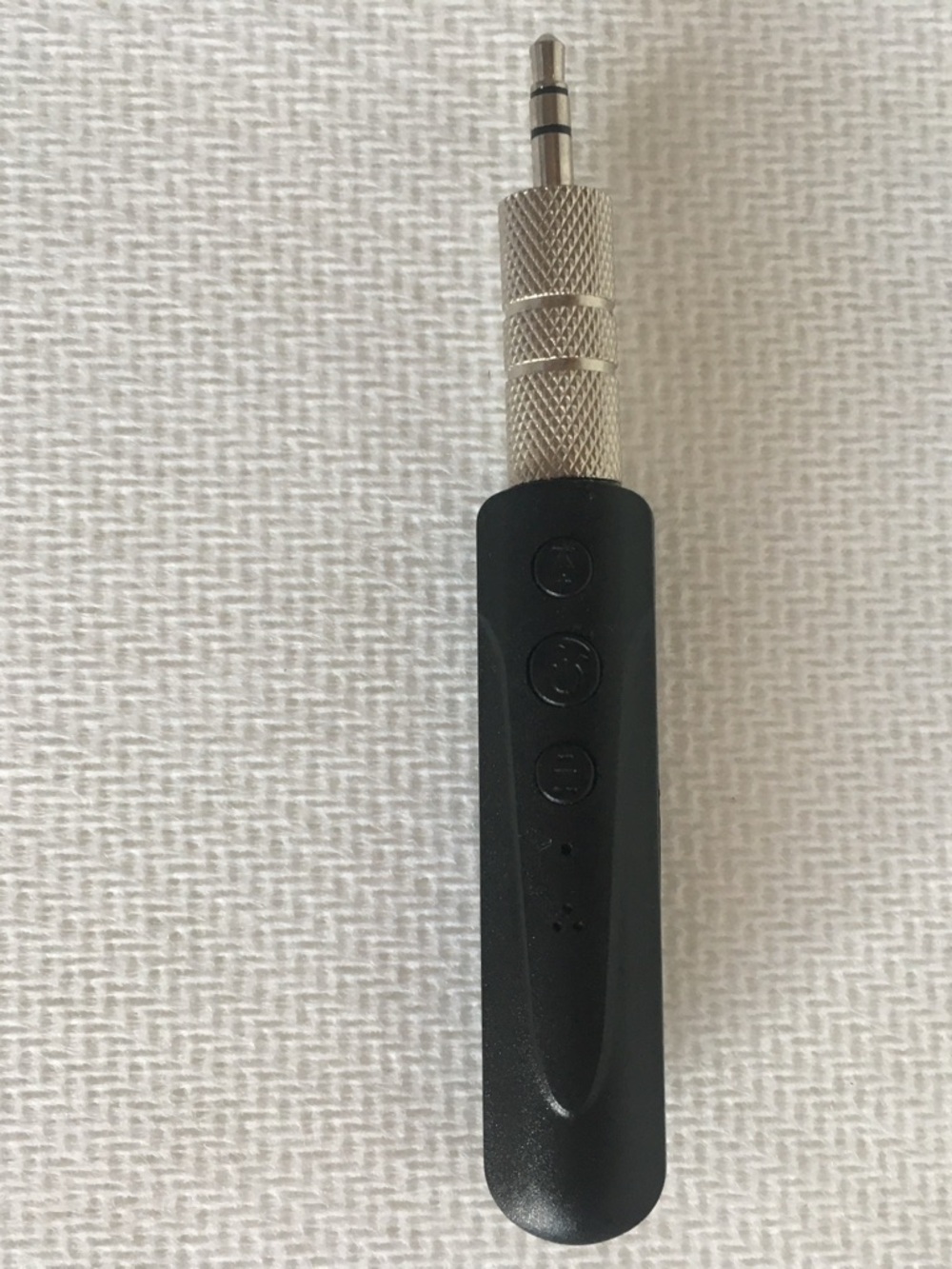 Preowned Black handsfree bluetooth music receiver 3.5mm Audio Receiver Adapter